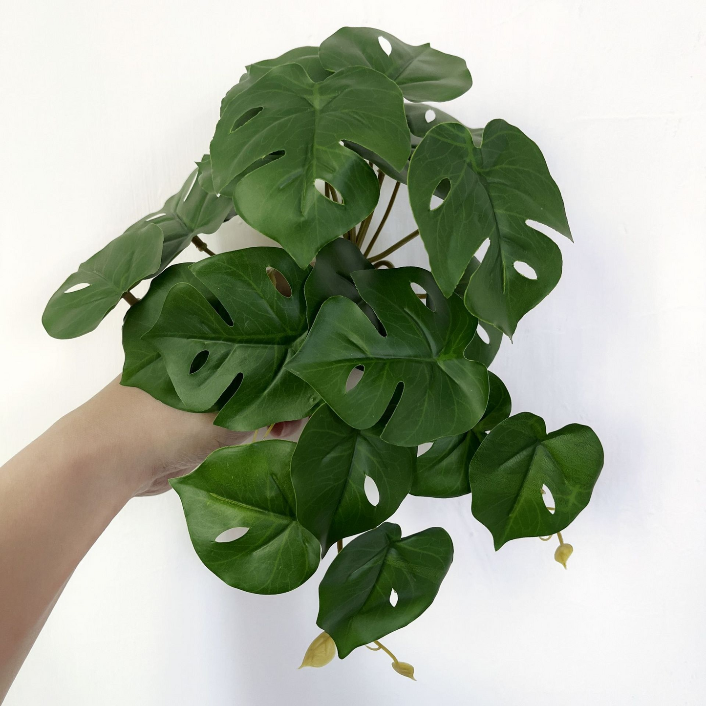 Artificial Hanging Plant for Natural Decoration Indoors and Outdoors