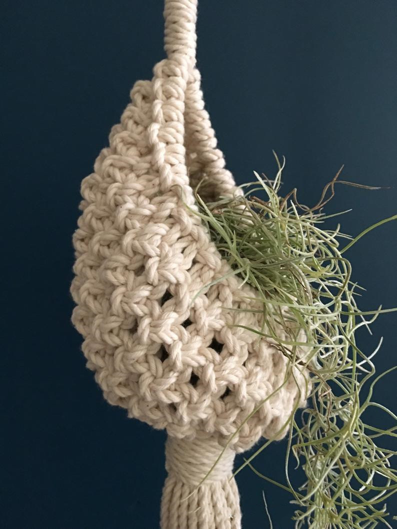 Handmade Macramé Plant Hanger - Decorative Suspension for Plants in Boho Style