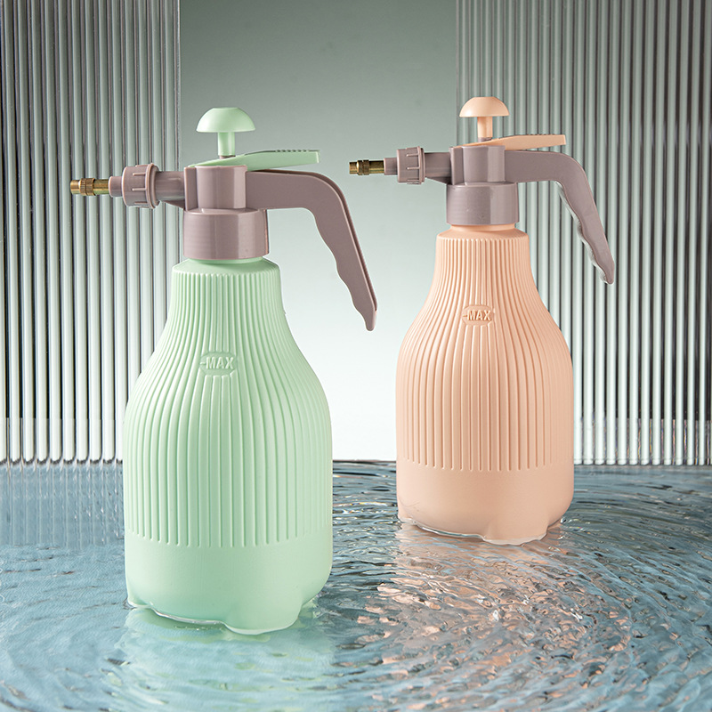 Nordic Spray Bottle with Pressure Pump - for Effective Plant Watering