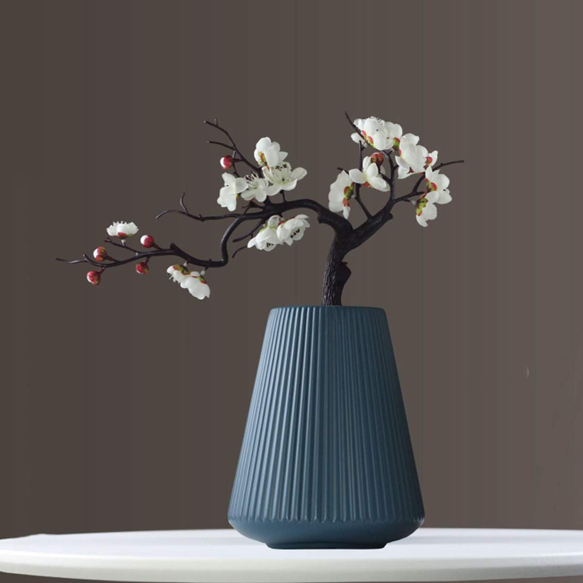 Modern Vases with Grooved Structure for Elegant Decoration