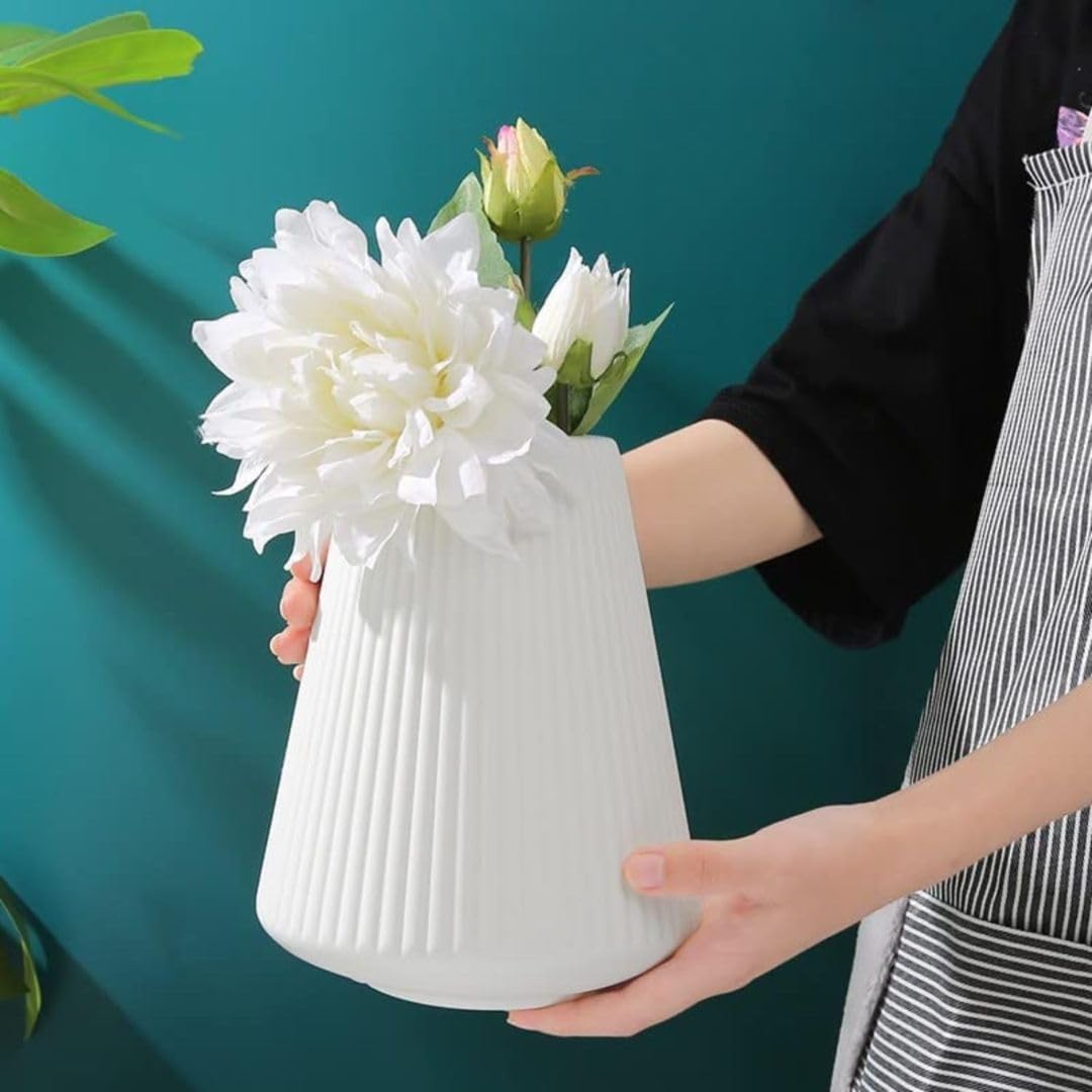 Modern Vases with Grooved Structure for Elegant Decoration