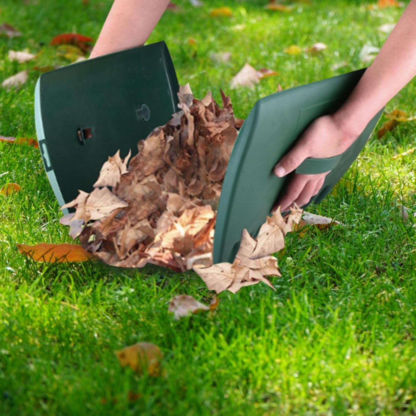 Practical Garden Waste Grabs - Ergonomic Grass and Leaf Disposal