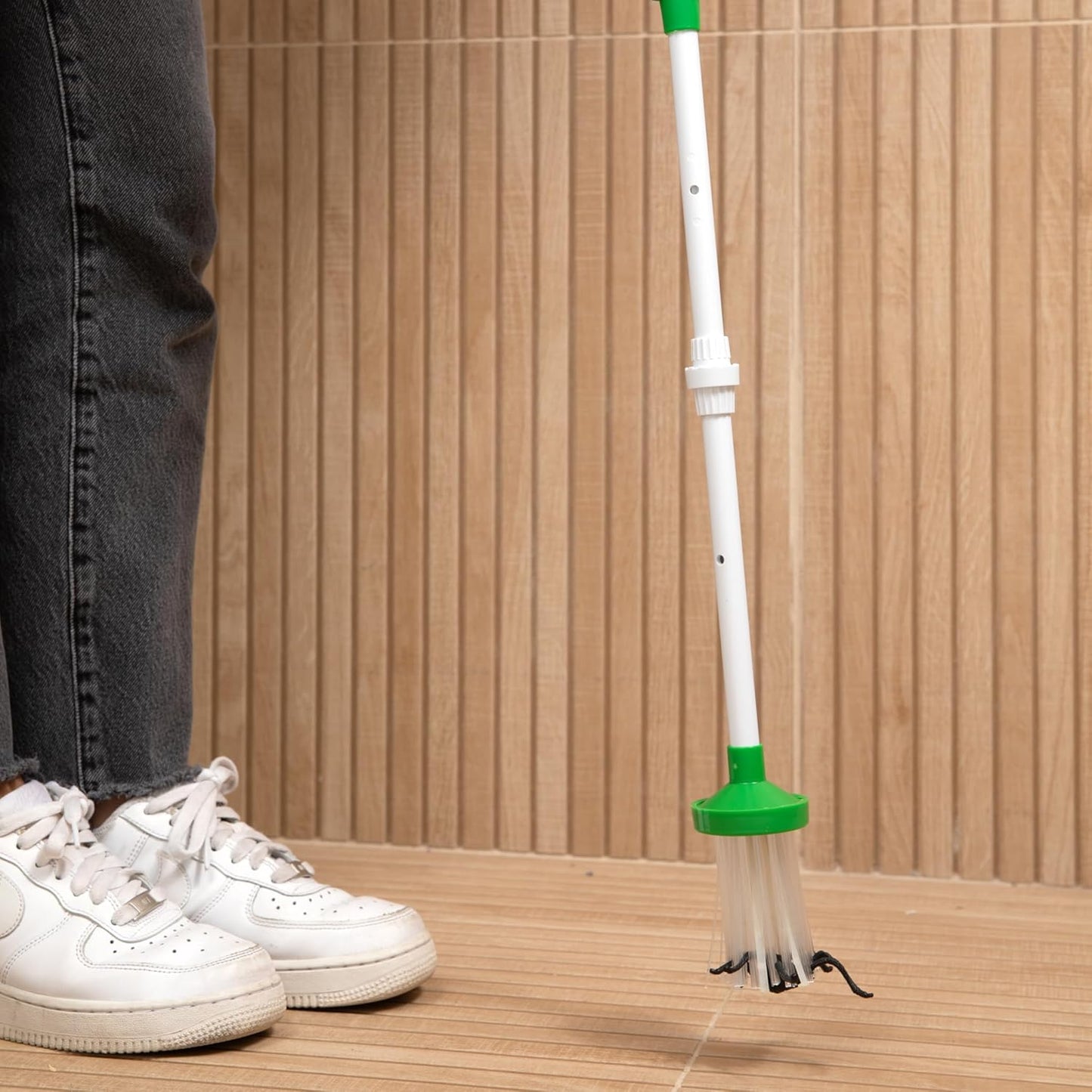 Practical Insect Removal Tool - Insect Trap with Telescopic Handle for Safe Use