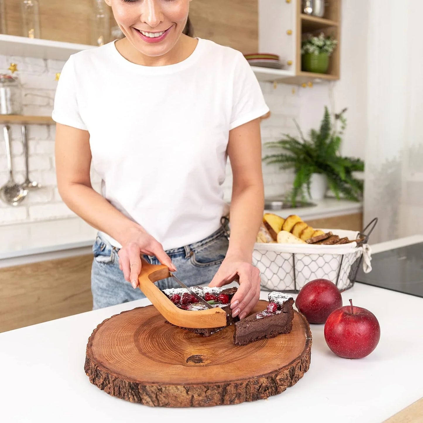 Wooden Bread Knife with Non - Slip Cutting Aid