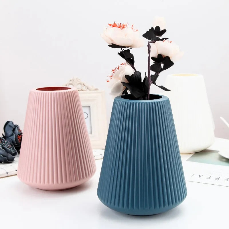 Modern Vases with Grooved Structure for Elegant Decoration