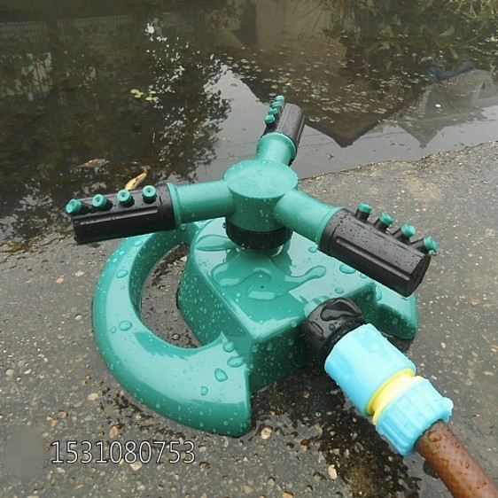Adjustable garden sprinkler - Efficient lawn irrigation with 360° spray function