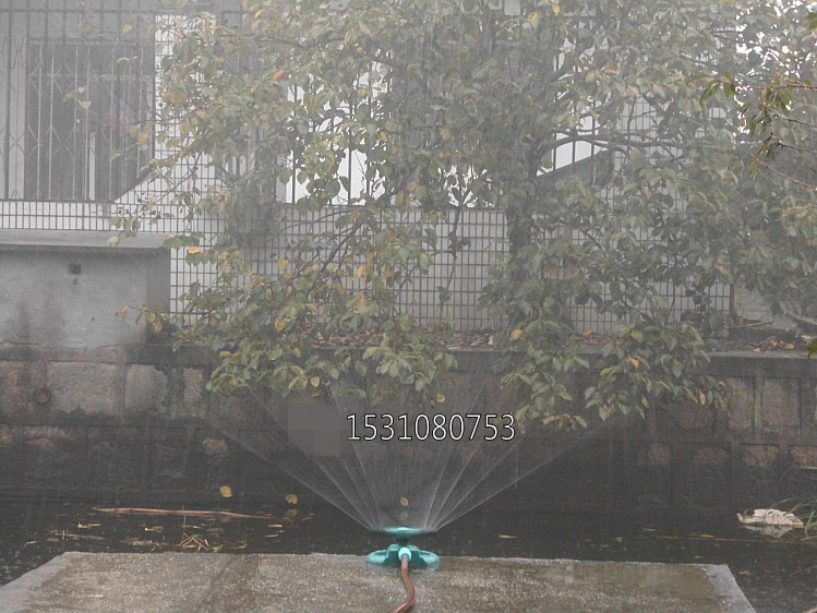 Adjustable garden sprinkler - Efficient lawn irrigation with 360° spray function
