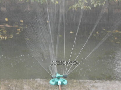 Adjustable garden sprinkler - Efficient lawn irrigation with 360° spray function