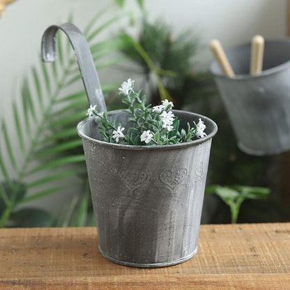 Hanging Metal Plant Pot in Vintage Design - Decorative Flower Pot for Indoor and Outdoor Use