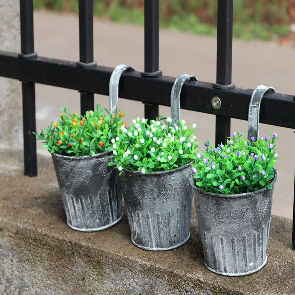 Hanging Metal Plant Pot in Vintage Design - Decorative Flower Pot for Indoor and Outdoor Use